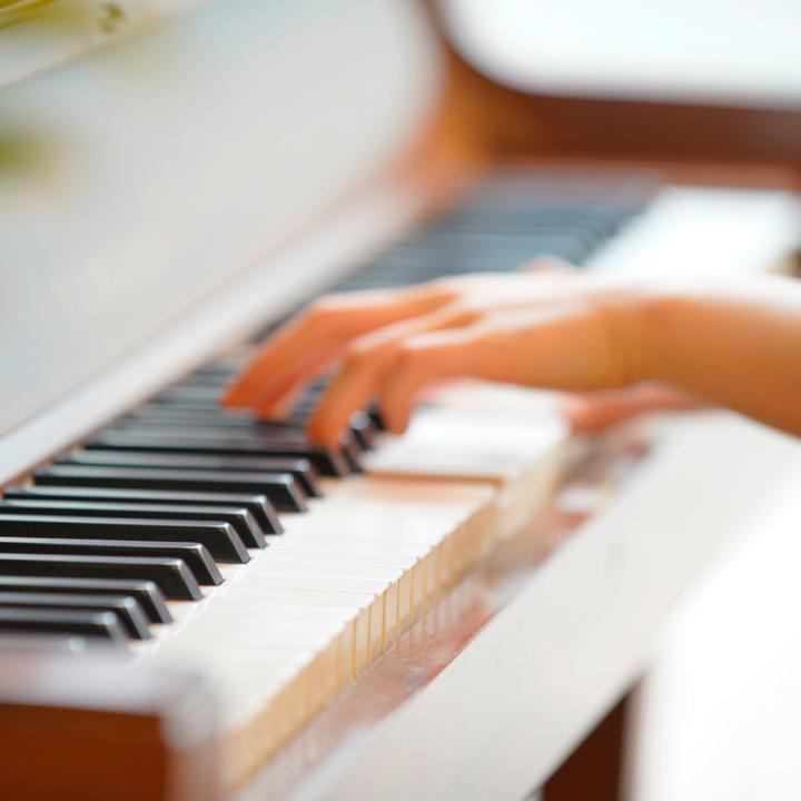 【人前式の曲】元プランナーが紹介！ シーンに合わせたBGM19選