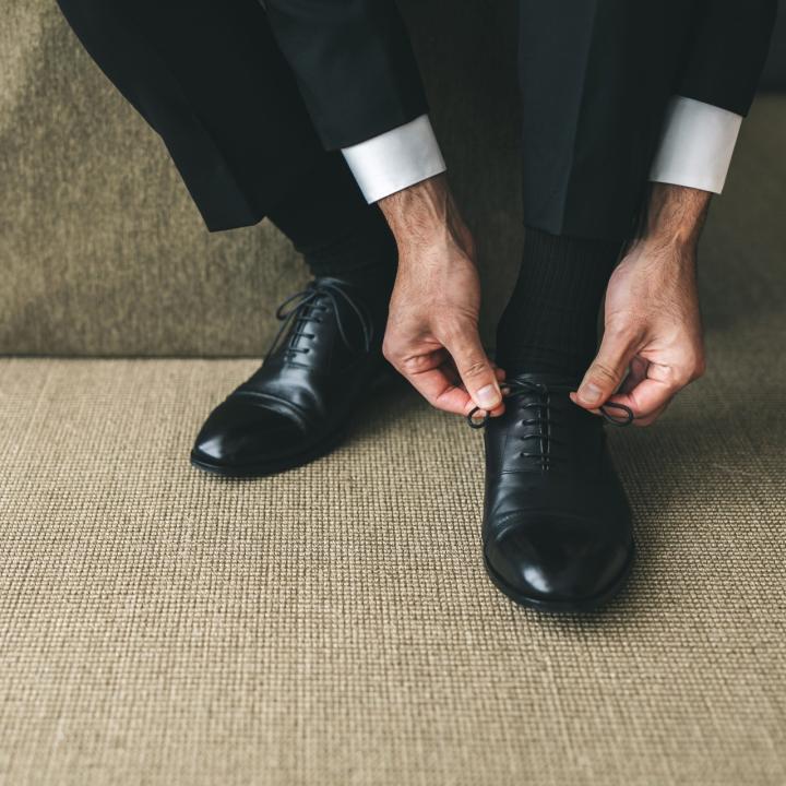 結婚式の服装マナー｜男性ゲストのスーツやネクタイのNG