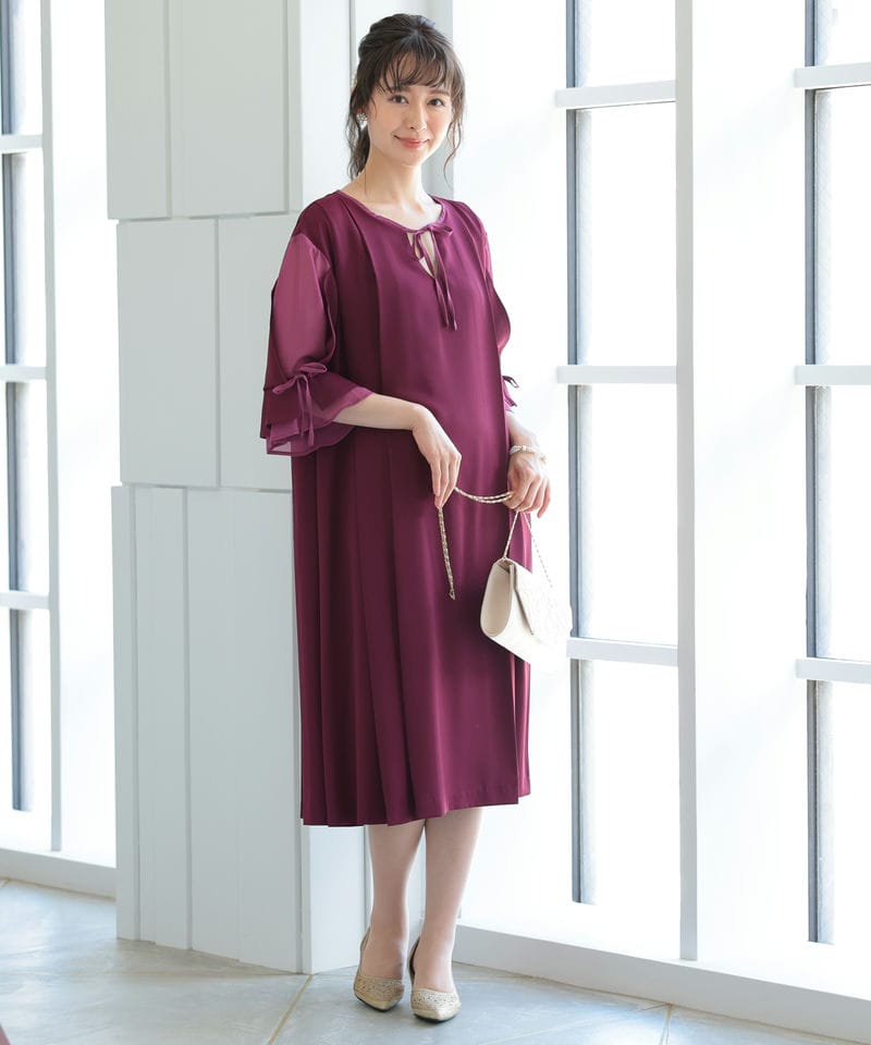 画像：ボルドーのIラインドレス見本