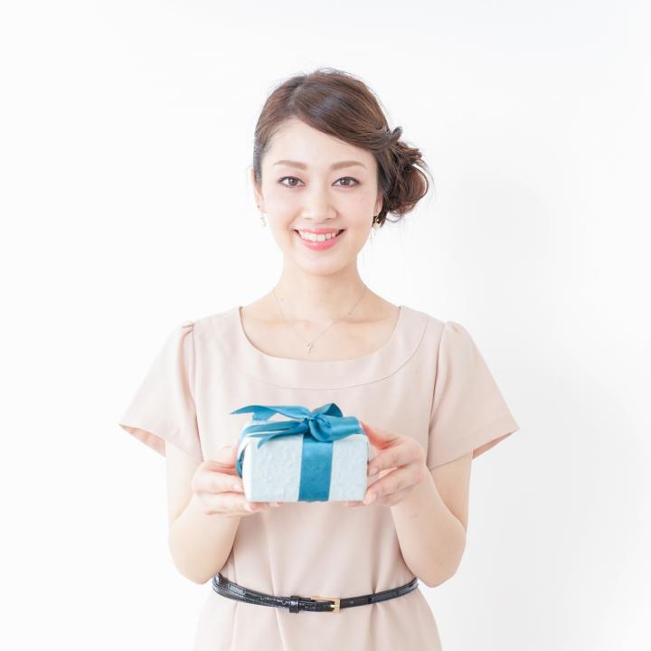 結婚式受付のお礼相場は？ おすすめのプレゼントについて