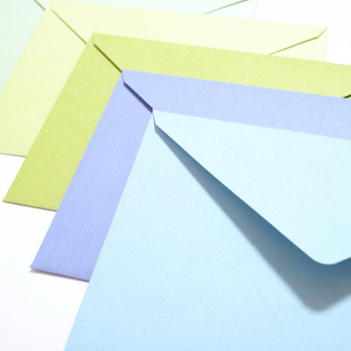 結婚式の招待状｜返信はがきを連名で送るときの書き方｜親族・家族のための文例