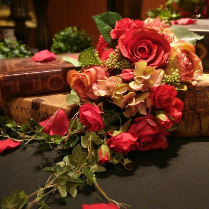 結婚式の装花コーディネート｜秋冬はくすみカラーでおしゃれに