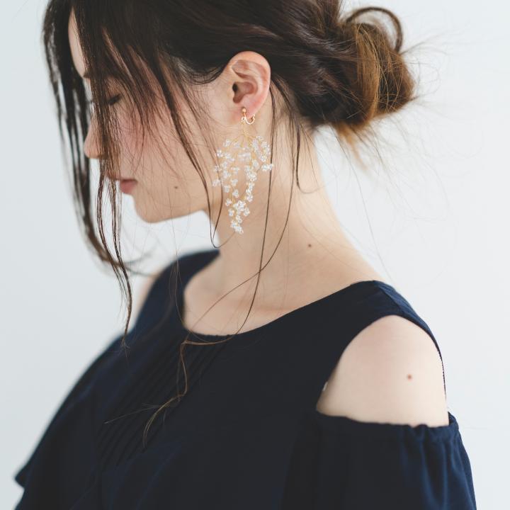 【結婚式お呼ばれ】ネックレスなしはOK？ゲストのマナー