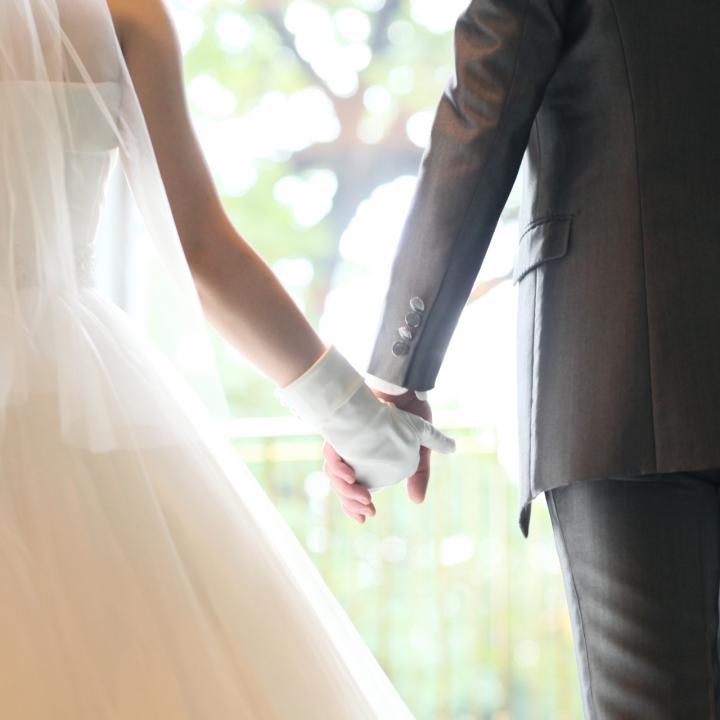 100人規模の結婚式で自己負担はいくら？ 気になる平均費用