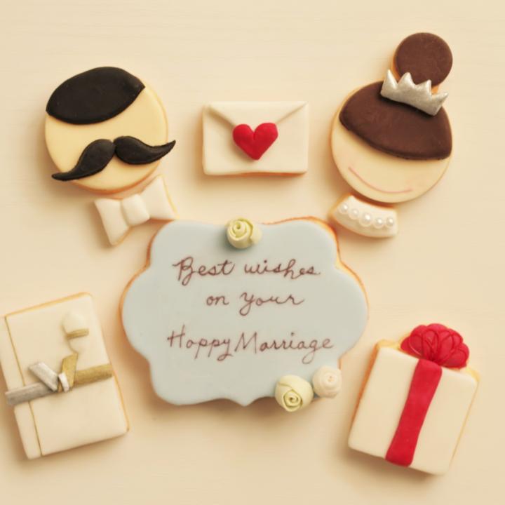 結婚式の電報は食べ物で！ 人気の食べられるお菓子の祝電