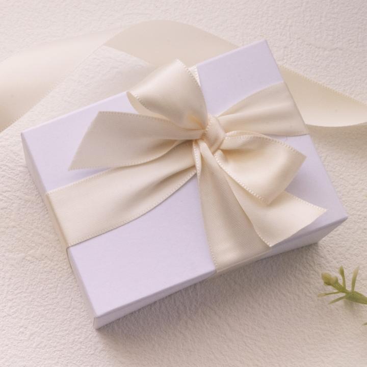 結婚式受付のお礼｜おすすめプレゼントと金額相場