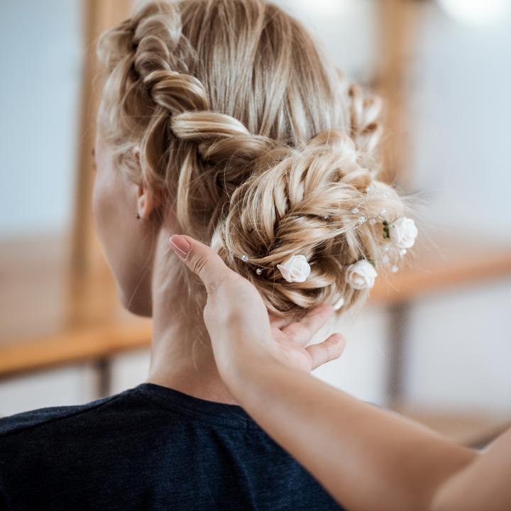 【結婚式二次会の髪型】長さ別！簡単お洒落なヘアアレンジ7選