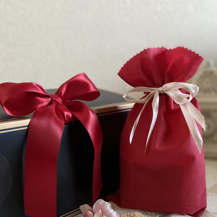 結婚式の引き出物とは？ 金額相場や選び方、人気のカタログギフトについて