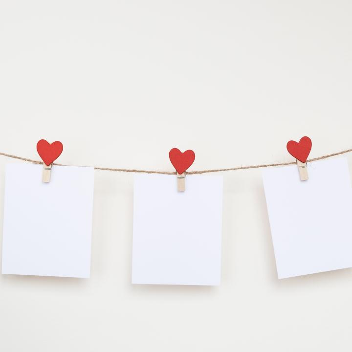 【ゲストカードの書き方】喜ばれるメッセージ例文と結婚式のマナーを解説！