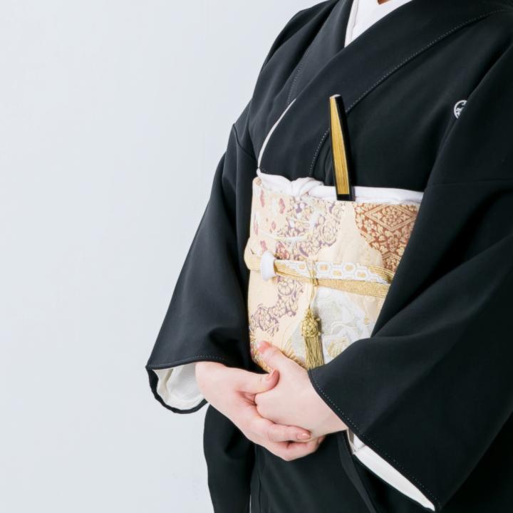 【失敗しない】結婚式の「親族紹介」でそのまま使える例文&進行のやり方を解説！