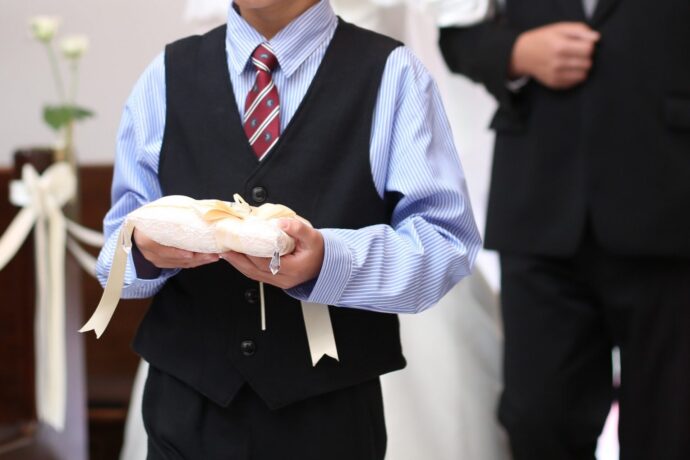 画像：リングボーイを務める男の子