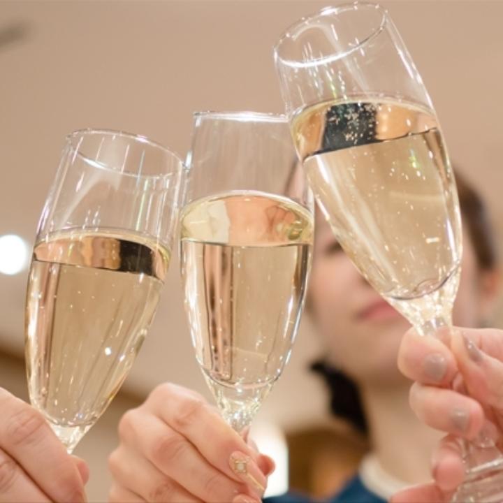 結婚式二次会の司会を頼まれたら｜進行の台本や盛り上げのコツ