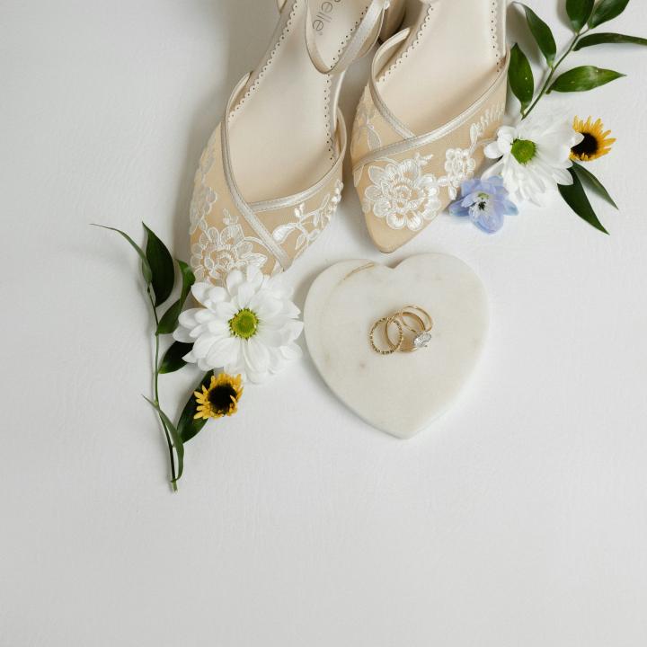 【卒花嫁に聞く】結婚式の準備期間はどれくらい？平均やスケジュール例を徹底解説