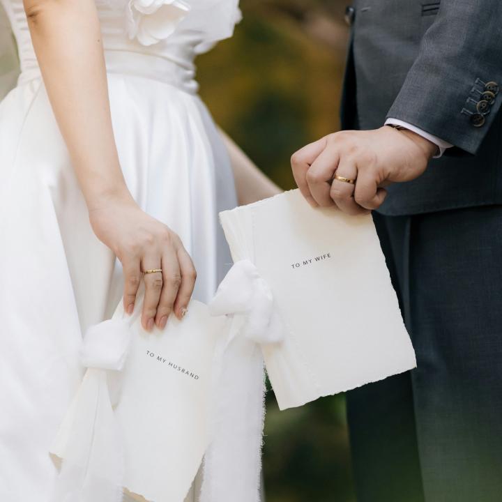 結婚式には誰を呼ぶ？元プランナーが教える招待ゲストの決め方と注意点とは