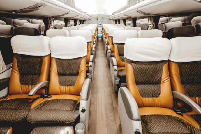 画像：長距離移動バスの車内