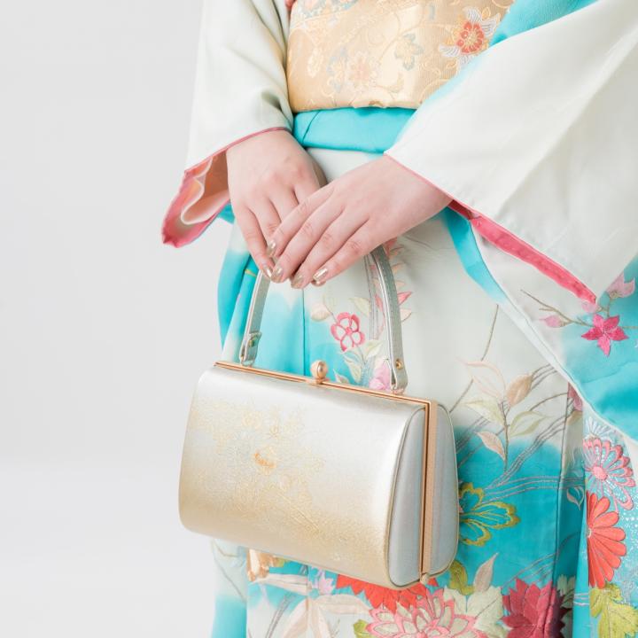 結婚式に着物で行くときのバッグマナー｜留袖のときやサブバッグの選び方