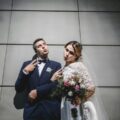 【結婚式のサプライズ】プレゼント&演出アイデア16選｜成功させるコツも紹介！