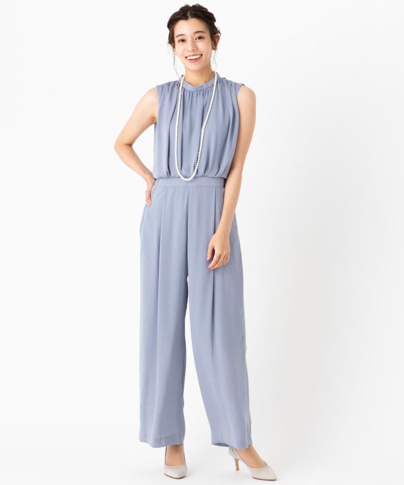 画像：夏の結婚式二次会の服装例