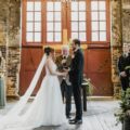 結婚式場を1軒目で決めると後悔する？ 即決のメリット/デメリット
