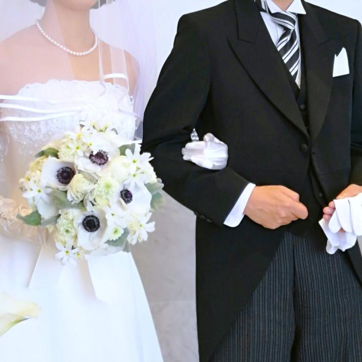バージンロードの歩き方｜ドレスの裾を踏まないコツ