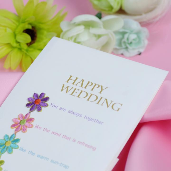 家族婚に結婚式の招待状は必要？ 少人数ウエディングの招待状