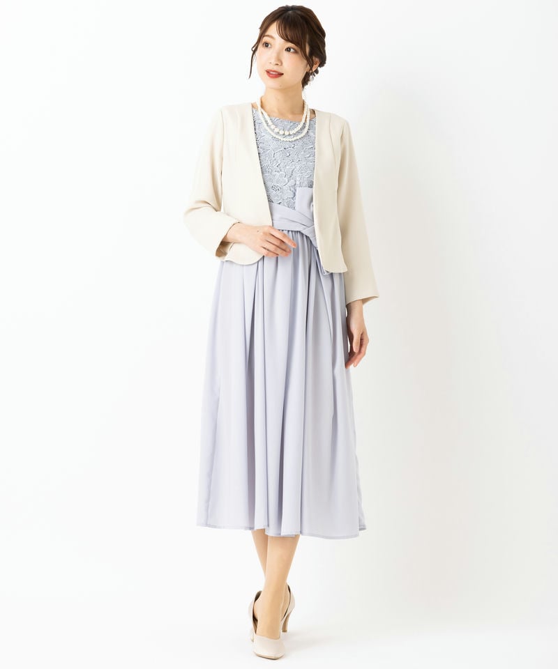 画像:女性の服装例