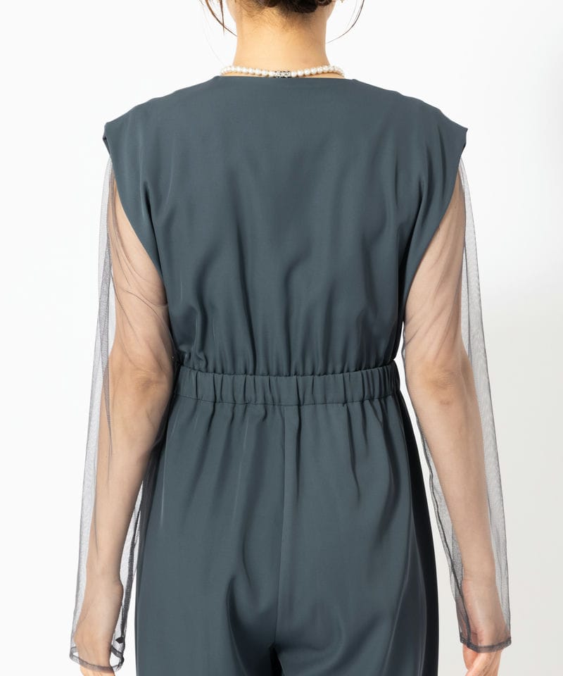 画像:女性の服装例