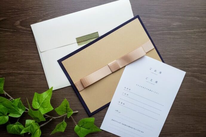 画像:オーソドックスな招待状のセット