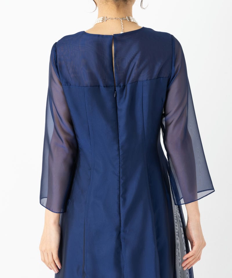 画像:お呼ばれドレスのバックアップ