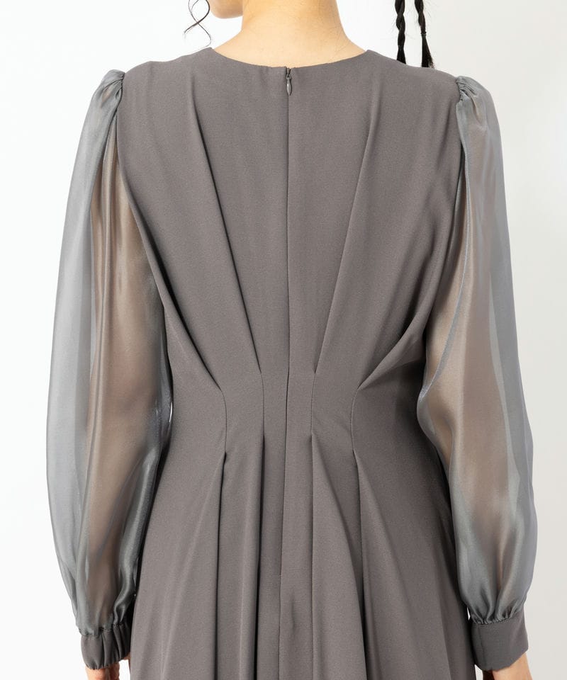 画像:お呼ばれドレスのバックアップ