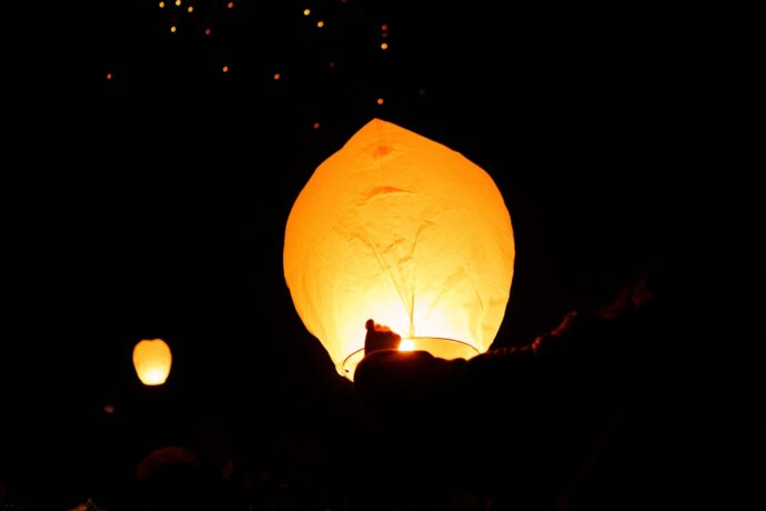 画像:リリース直前のランタンバルーン