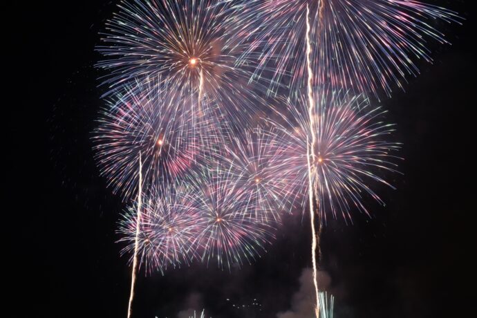 画像：輝く打ち上げ花火