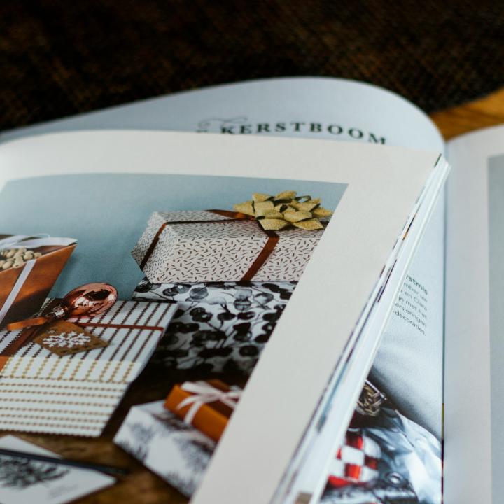 結婚式のカタログギフトの相場って？ 引き出物はいくらで用意すればいい？