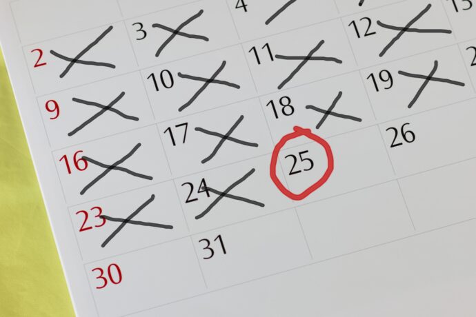 画像：印の付いたカレンダー