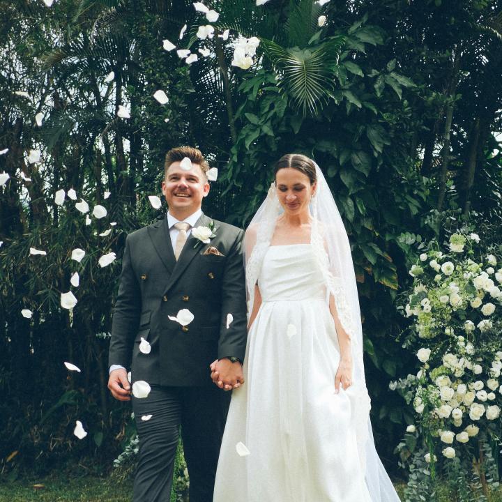 結婚式はオープニングムービーなしでもいい？代わりの演出や映像なしで後悔しやすいポイントとは