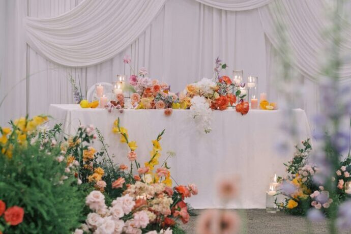 画像：花材を大量に使った会場装花