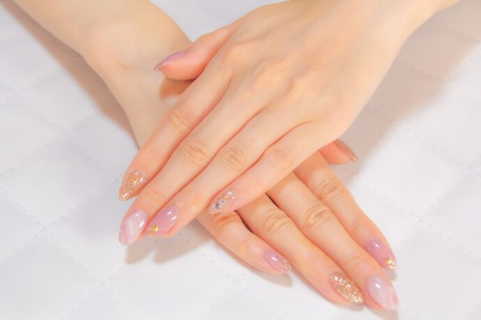 画像：重ねた両手