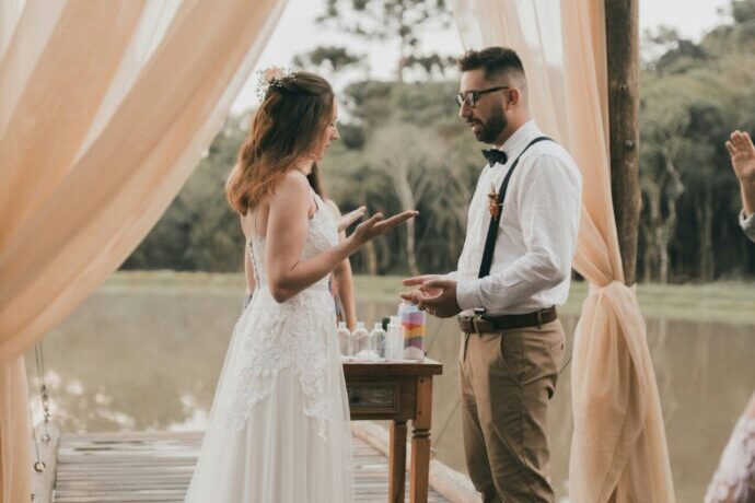 画像：誓いの言葉を読み上げる新婦