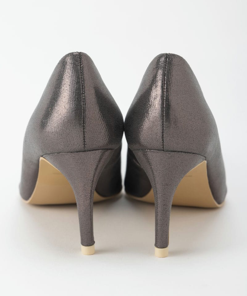 画像：濃い色のパンプス見本